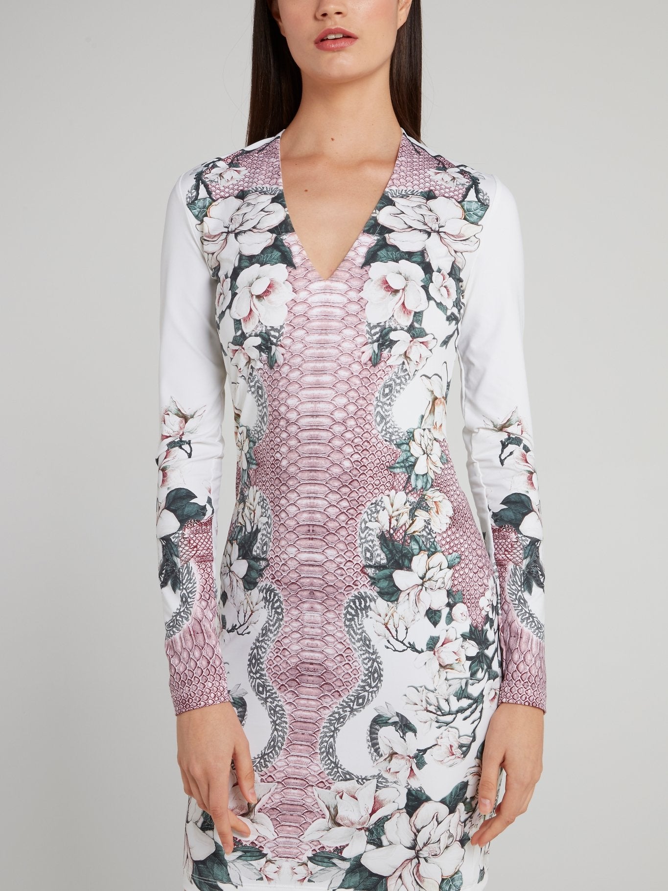 Фиолетовое платье с цветочным и змеиным принтом