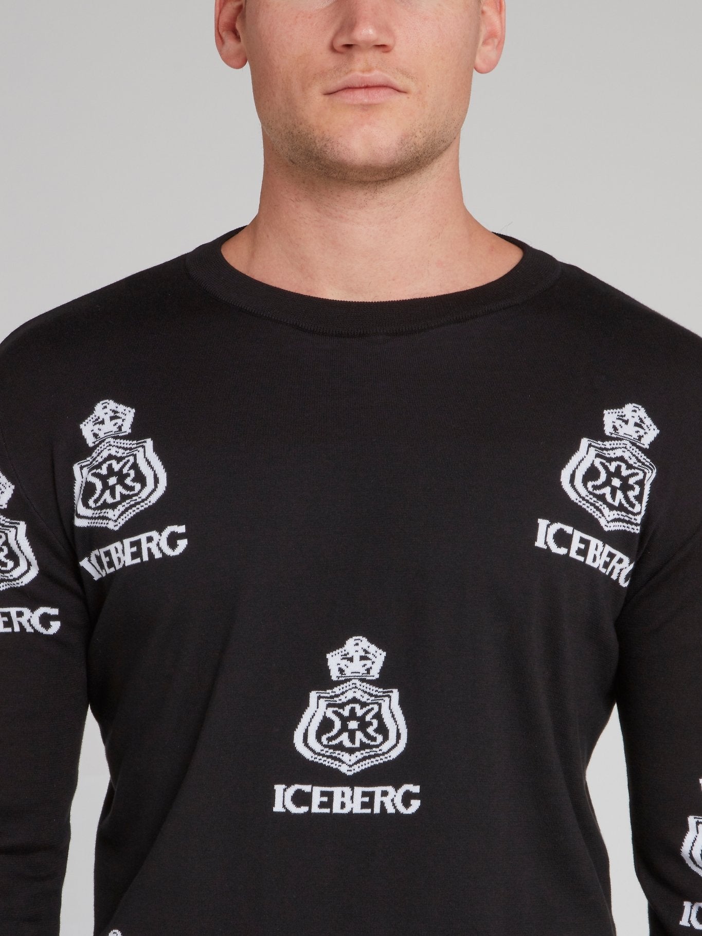 Черный трикотажный свитшот с монограммами