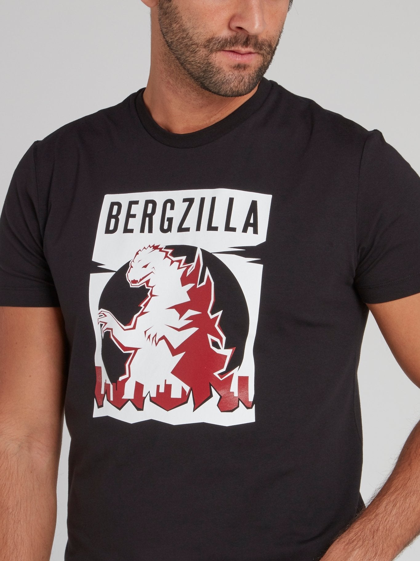 Черная футболка с рисунком Bergzilla
