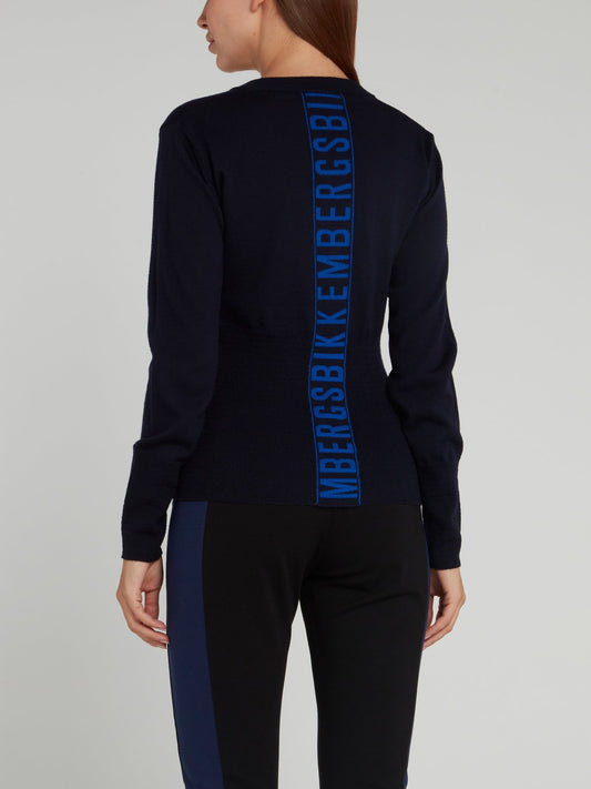 Темно-синий свитер с V-образным вырезом и логотипом на спине