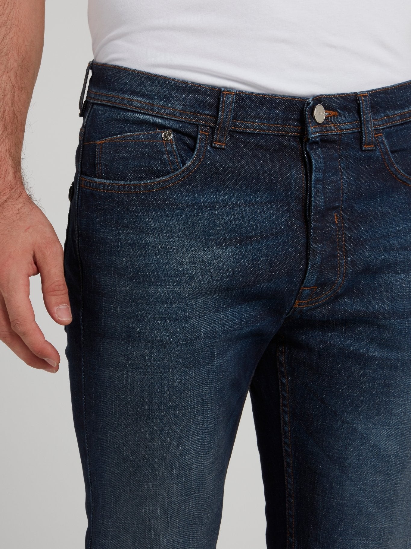 Выбеленные прямые джинсы